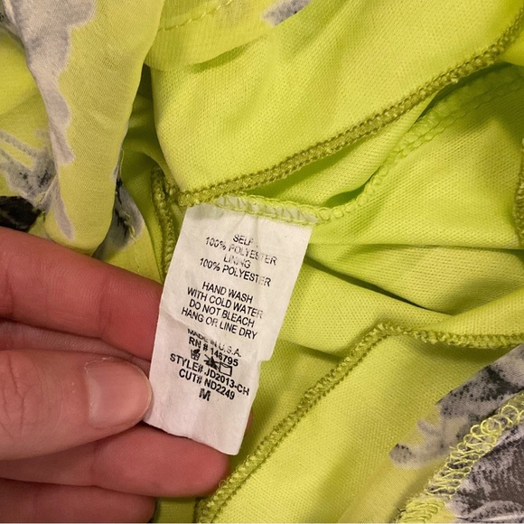 Dee Elle Romper | Lime Green | Floral | Long Sleeve | M - Picture 8 of 8